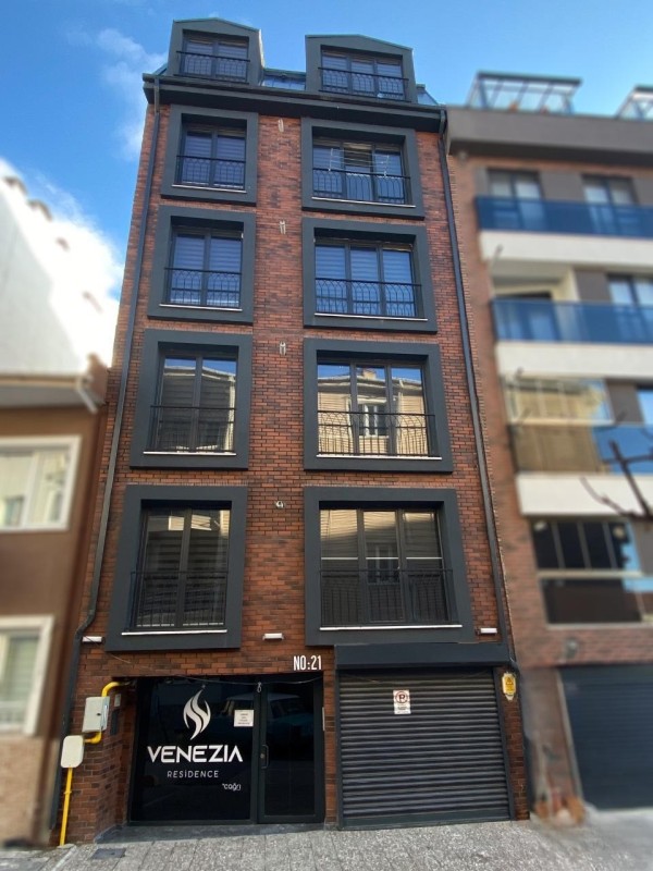 Venezia Kızılcıklı